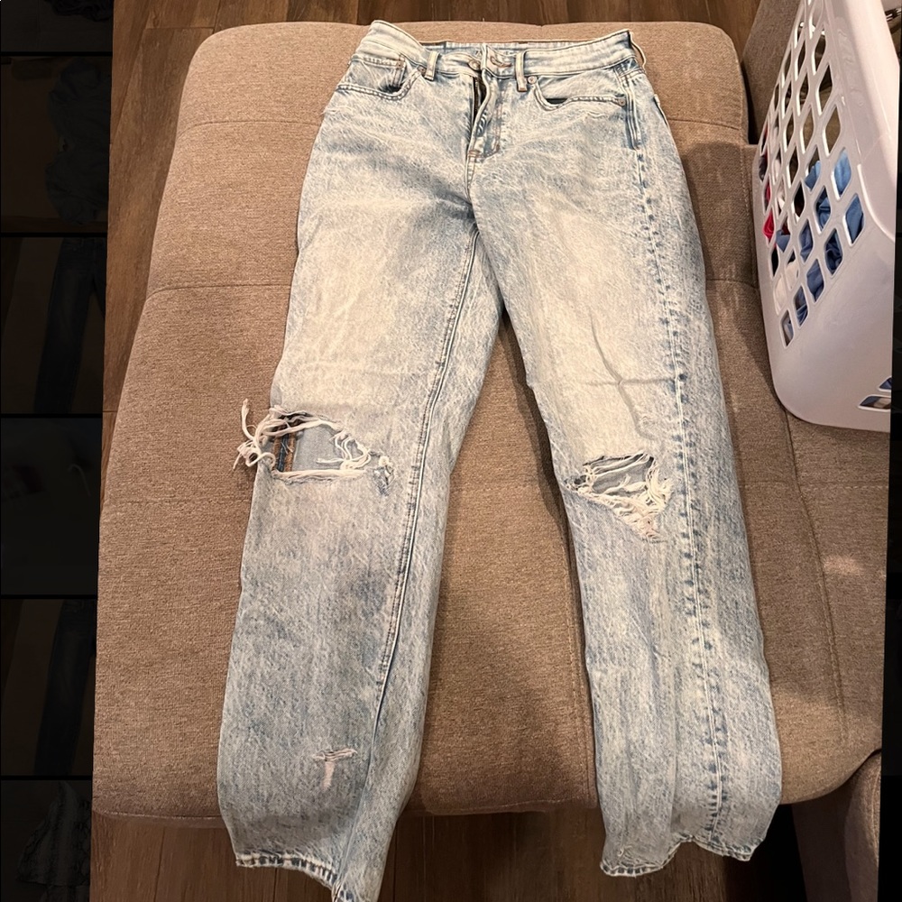 American Eagle stressed blue jeans